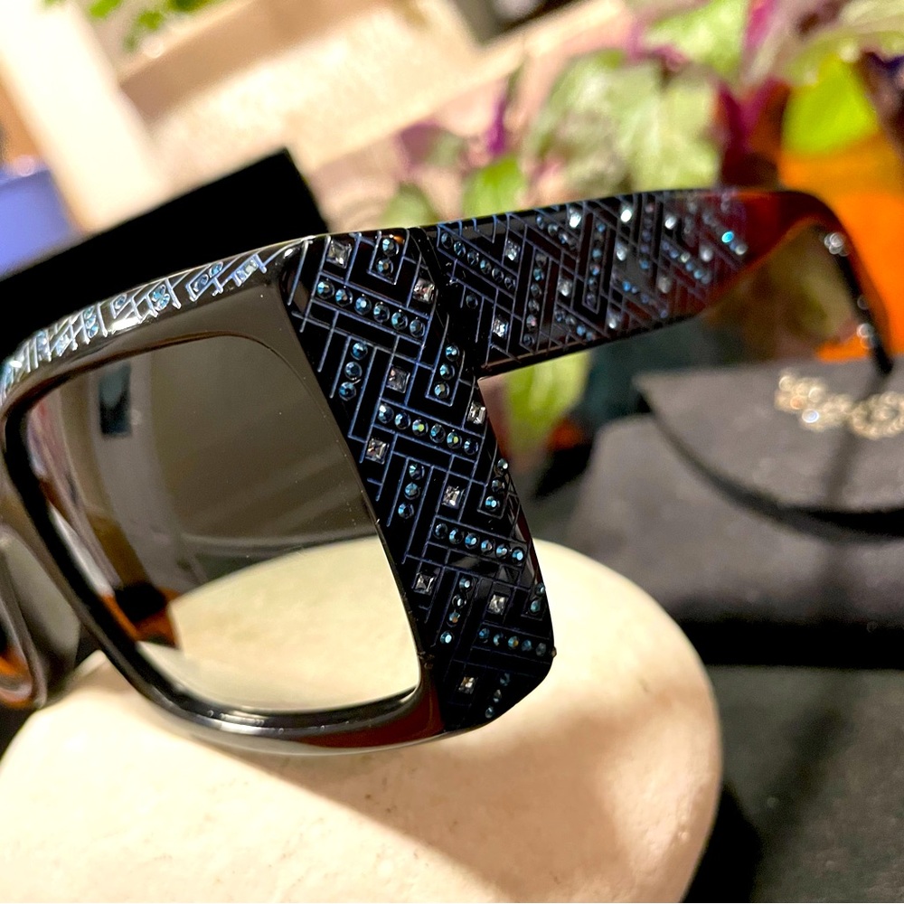 SOSPIRI LUXURY EYEWEAR